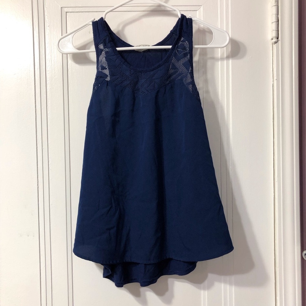 Deep blue detailed tank